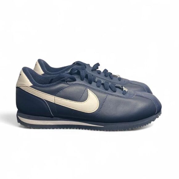2015 Nike Cortez navy and white leather sneakers - mens 7.5 / ladies 9 - Picture 1 of 5